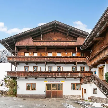 Zellner 4 Und 5 Apartment *